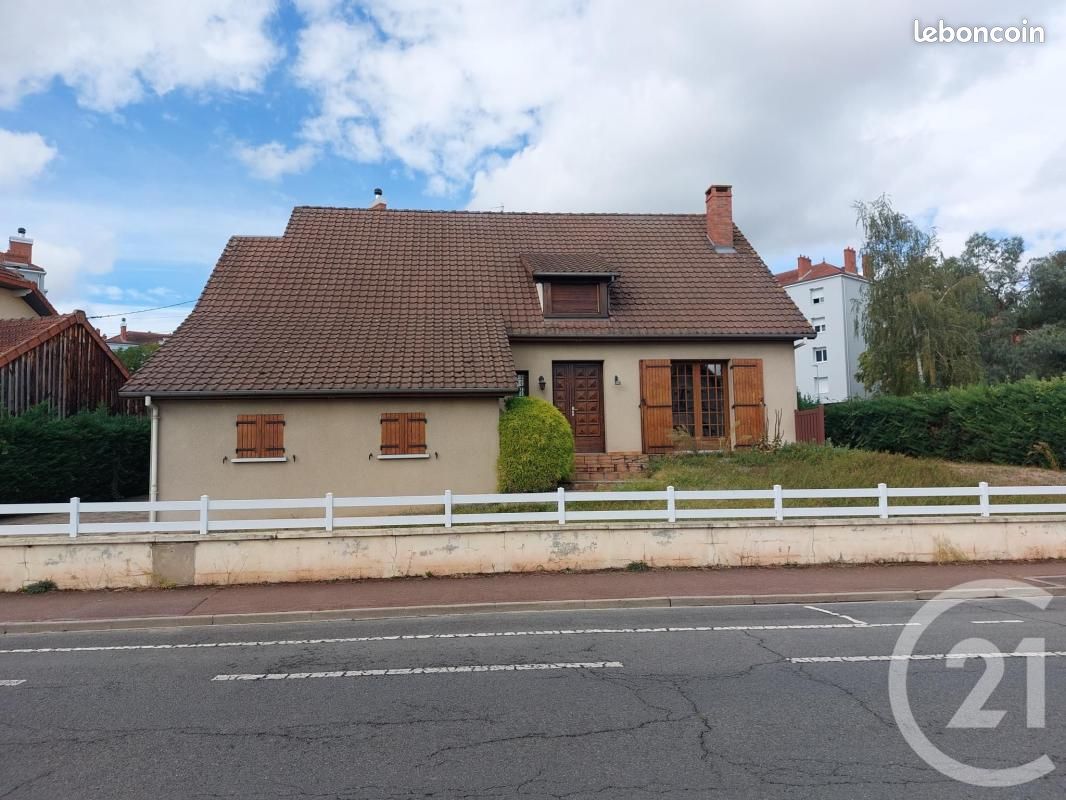 Maison 6 pièces 148 m² · à Montluçon · 148 m² · 164 000 €