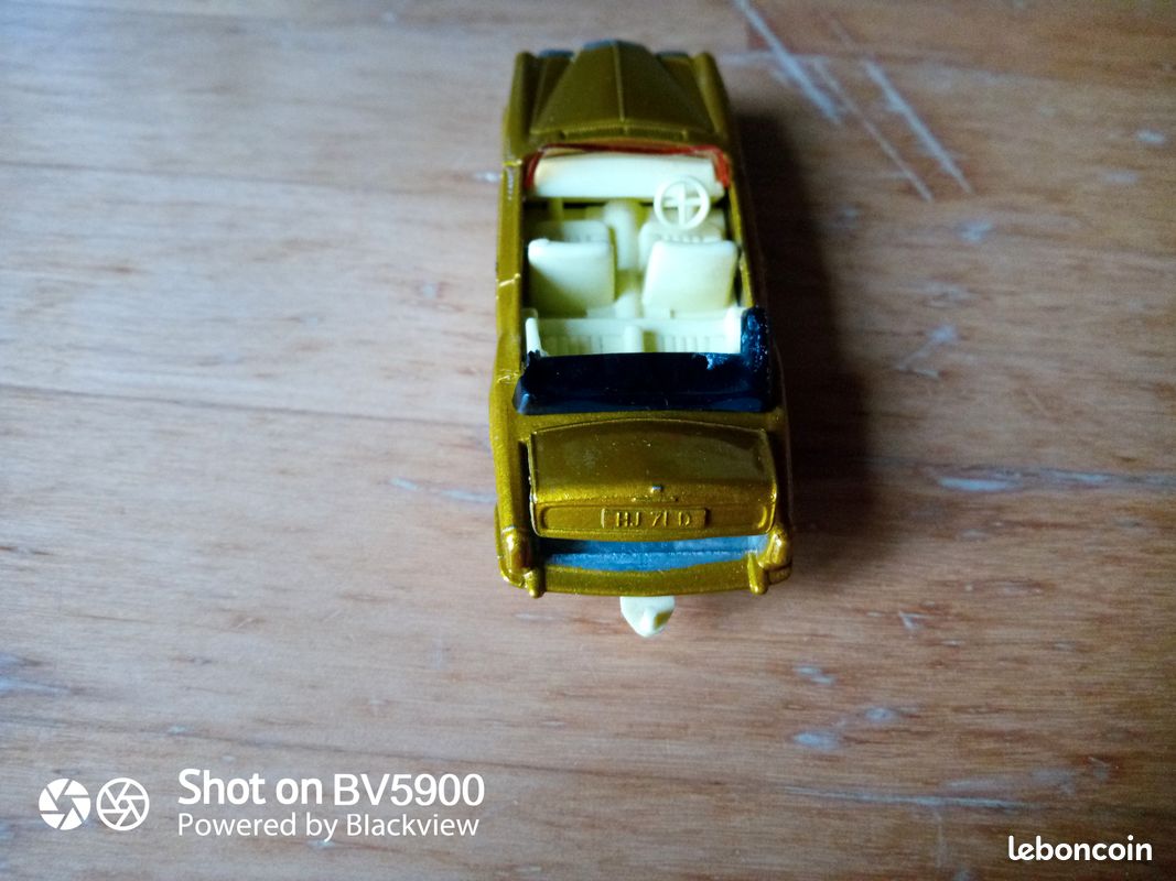 Lot De 17 Voitures Et Camions Miniatures Matchbox, 100% Matchbox, état D'occasion