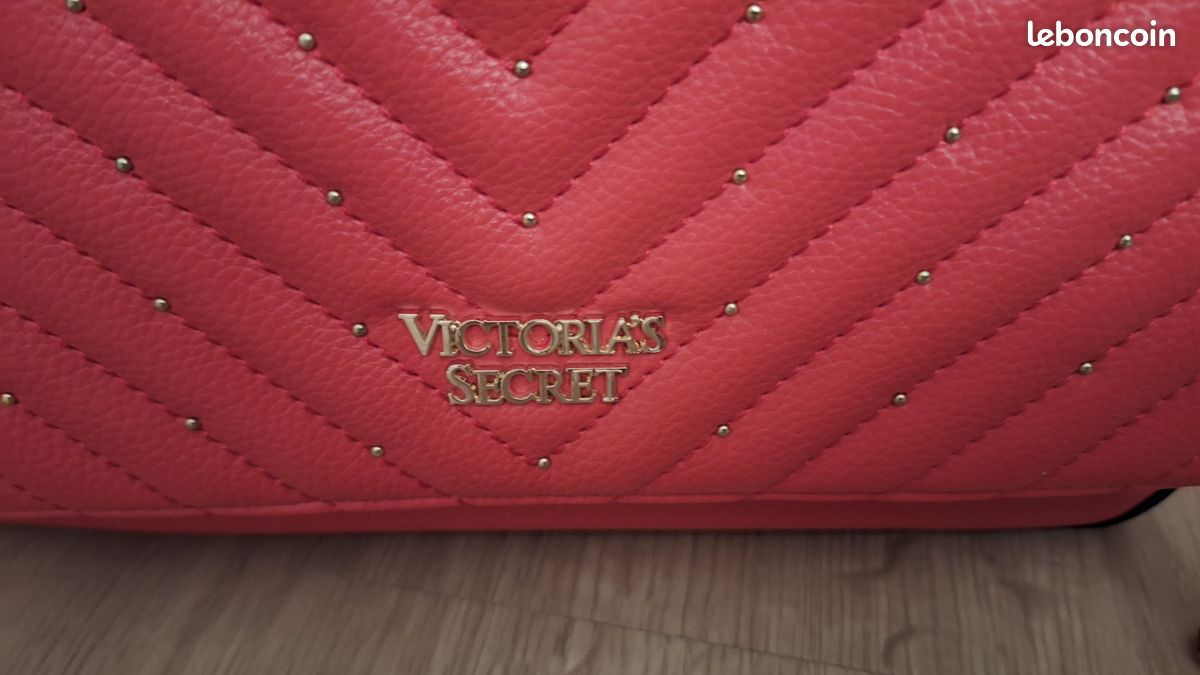 Sac rouge Victoria's Secret Accessoires Bagagerie