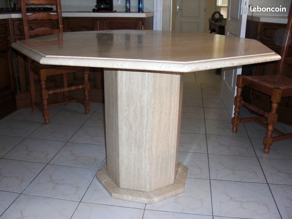 Table marbre reconstitué Excellent état H=73 120/130 e=2 (image 1)