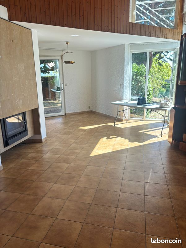 Maison 5 pièces 152 m² · à Damery · 152 m² · 1 200 €/mois