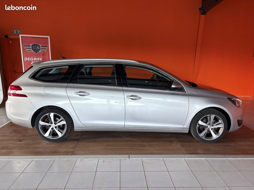 PEUGEOT 308 SW 1.2 PureTech 130ch SS BVM6 Féline (image 3)