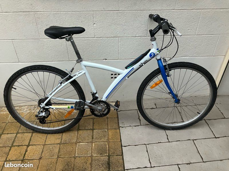 VTT 26 pouces B'TWIN d'occasion Vélos