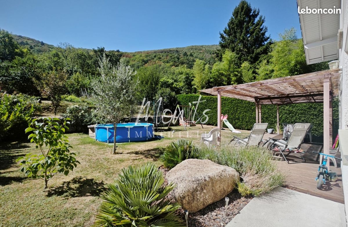 Maison 4 pièces 127 m² · à Chevrier · 127 m² · 550 000 €