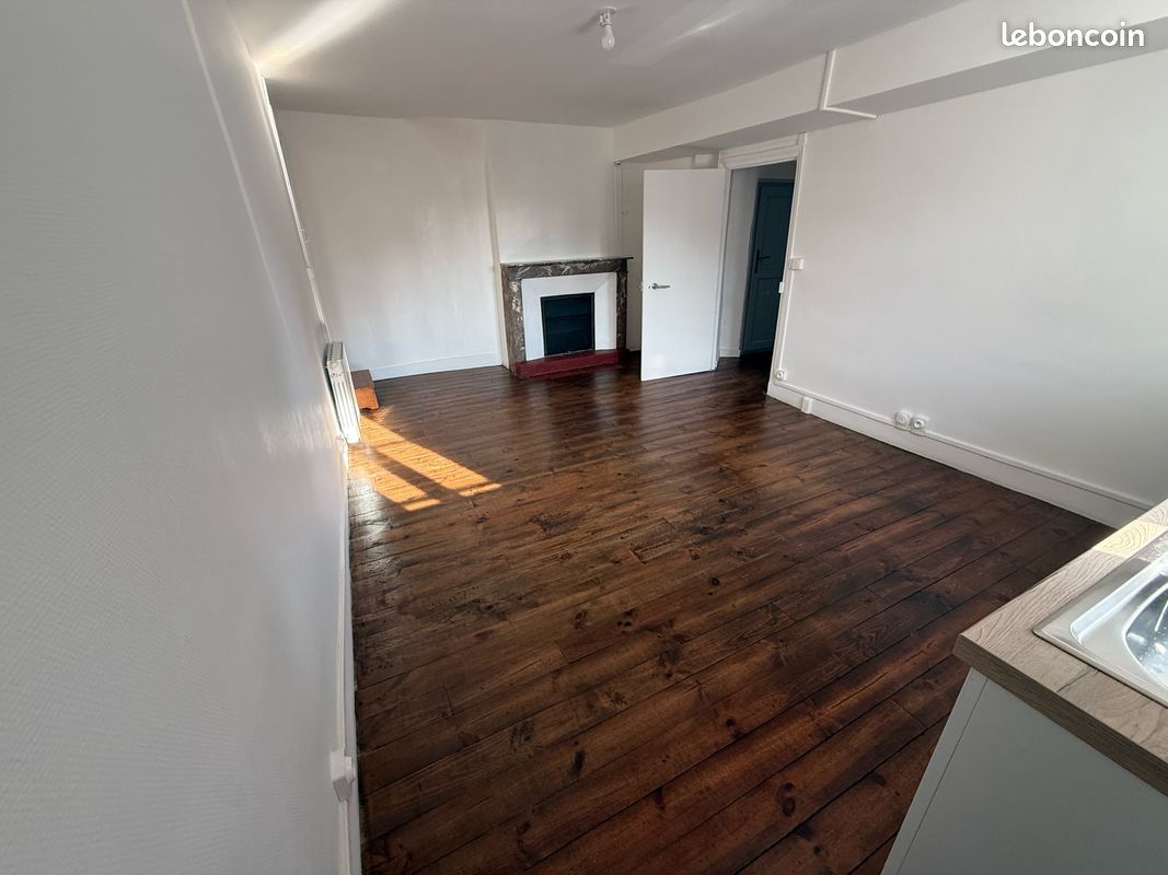 Appartement 2 pièces 40 m² · à Riom · 40 m² · 530 €/mois