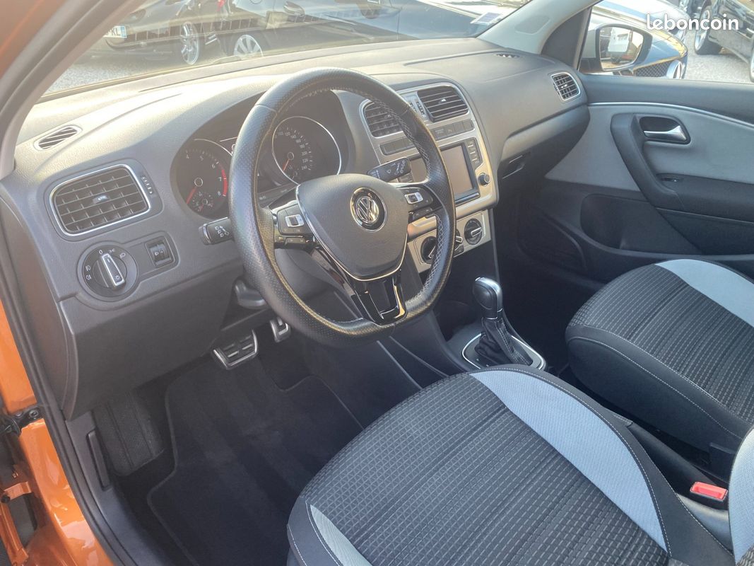 Volkswagen POLO CROSS 1.2 TSI (image 16)