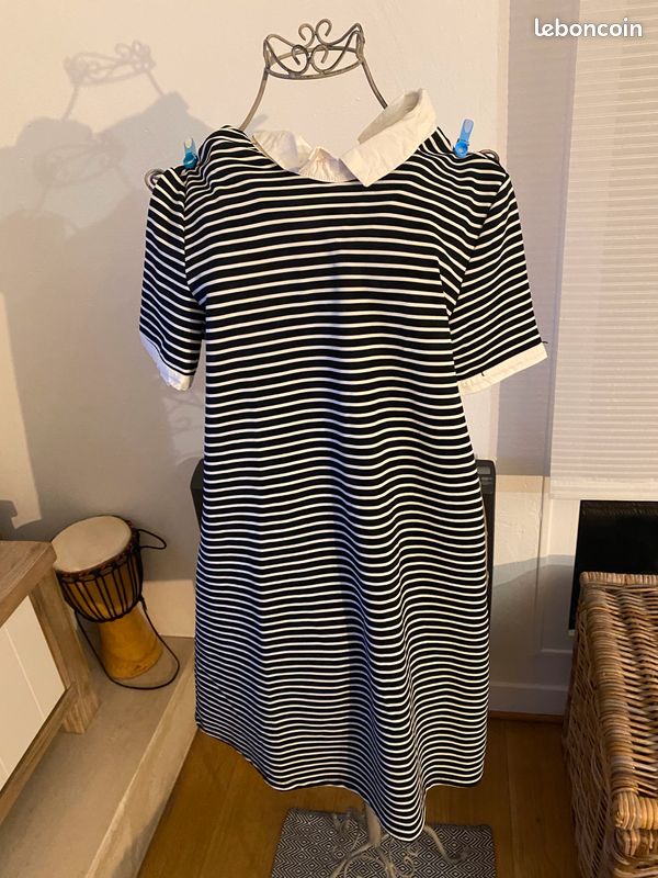 Robe Jennyfer Taille 36/S Blanc - Occasion En Très Bon État, Style Féminin Et Élégant