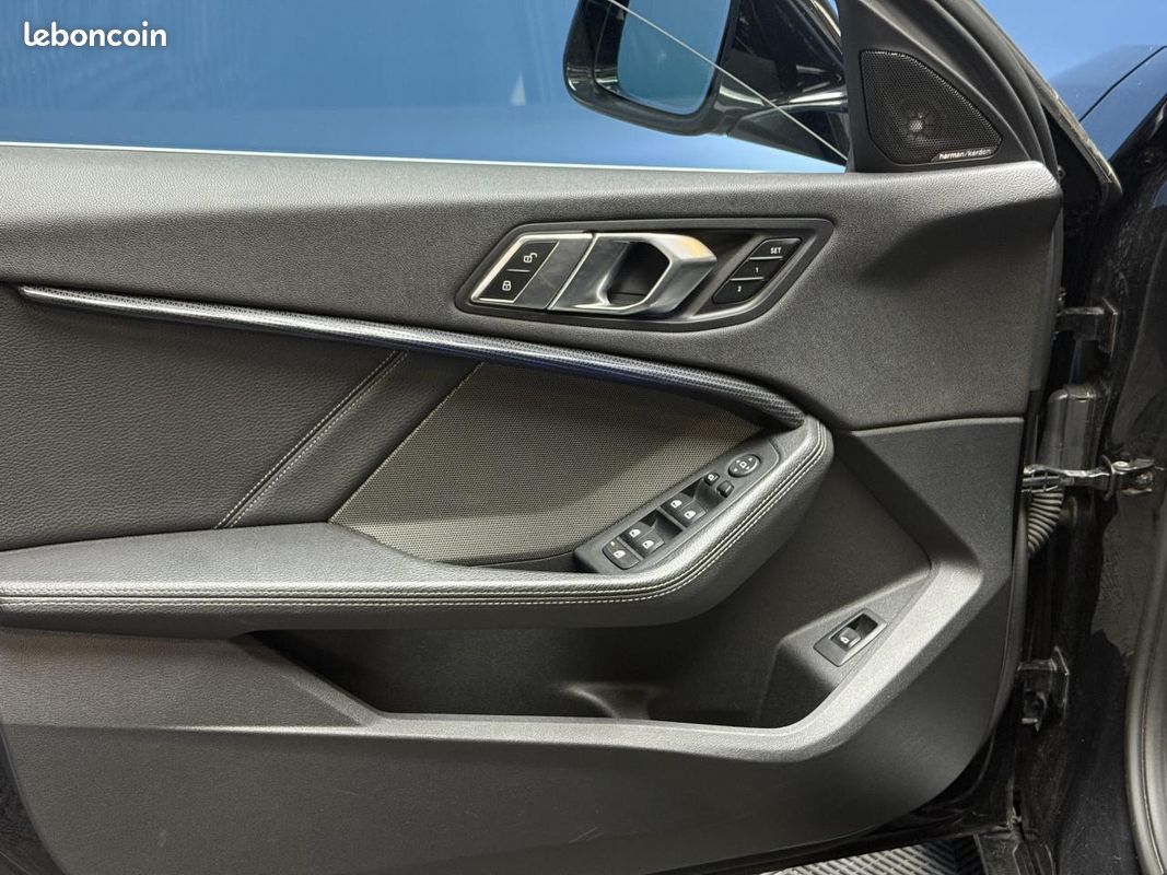 BMW SERIE 1 120d xDrive - F40 Luxury / T.O / ATH / Harman Kardon / CarPlay / Caméra (image 15)
