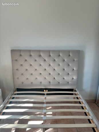 Lit Capitonné Chesterfield Velours Gris 140x200cm, Style Vintage Par Palazzo INT