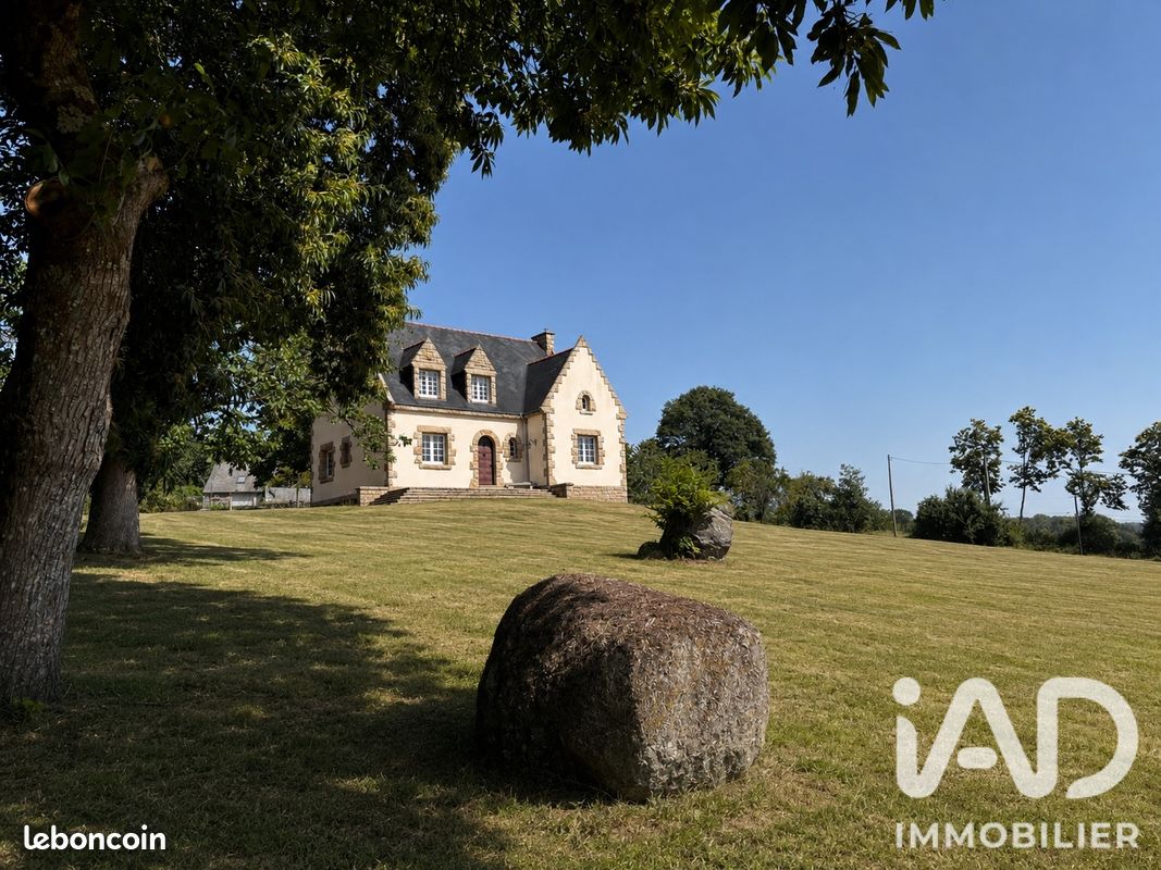 Maison 8 pièces 163 m² · à Cléguérec · 163 m² · 231 800 €