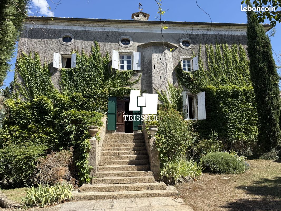 Maison 12 pièces 351 m² · à Les Vans · 351 m² · 632 000 €