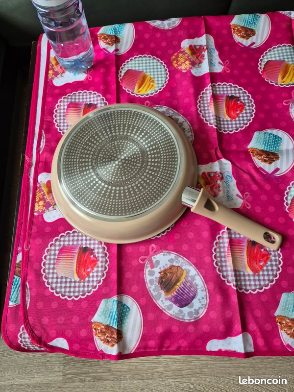 Poêle Tefal 28 cm en céramique tout feu + induction neuf avec étiquettes (image 2)