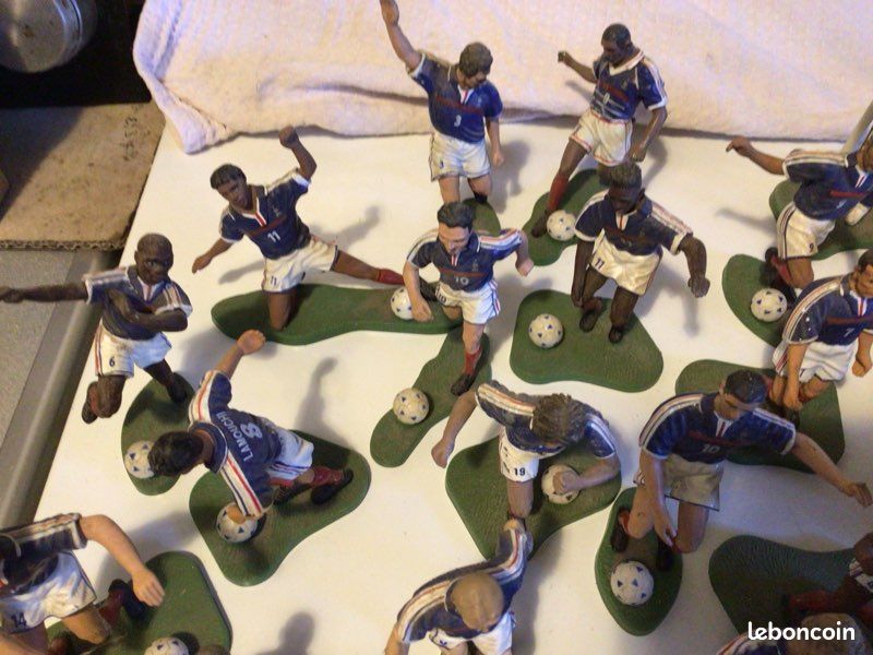 EQUIPE DE FRANCE 98 football - figurine Starlux en plomb