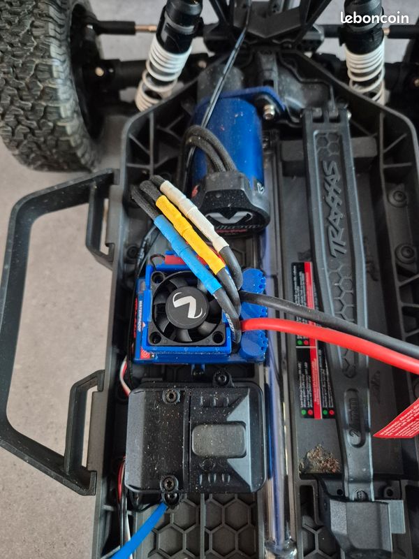 Traxxas raptor r (image 6)