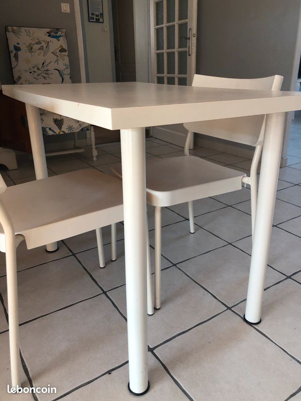 Table et deux chaises IKEA (image 1)