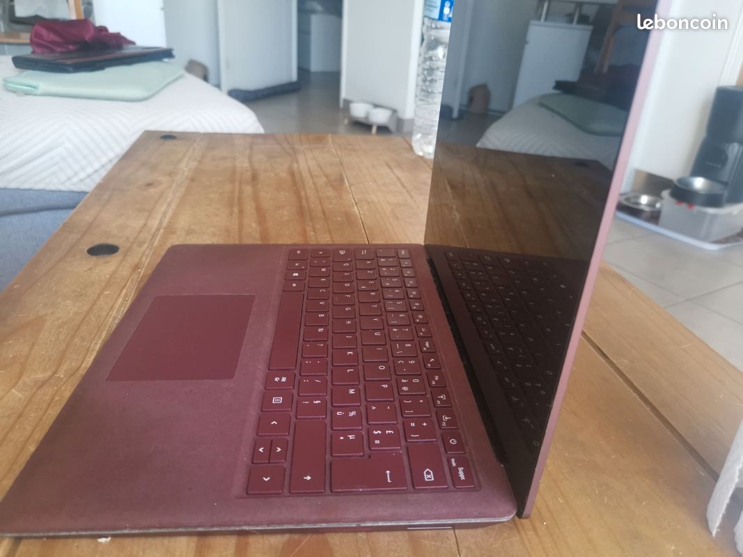 Laptop (image 2)