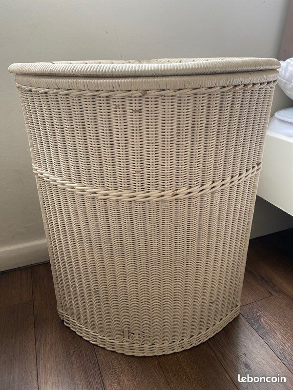 Panier à linge en osier (image 1)