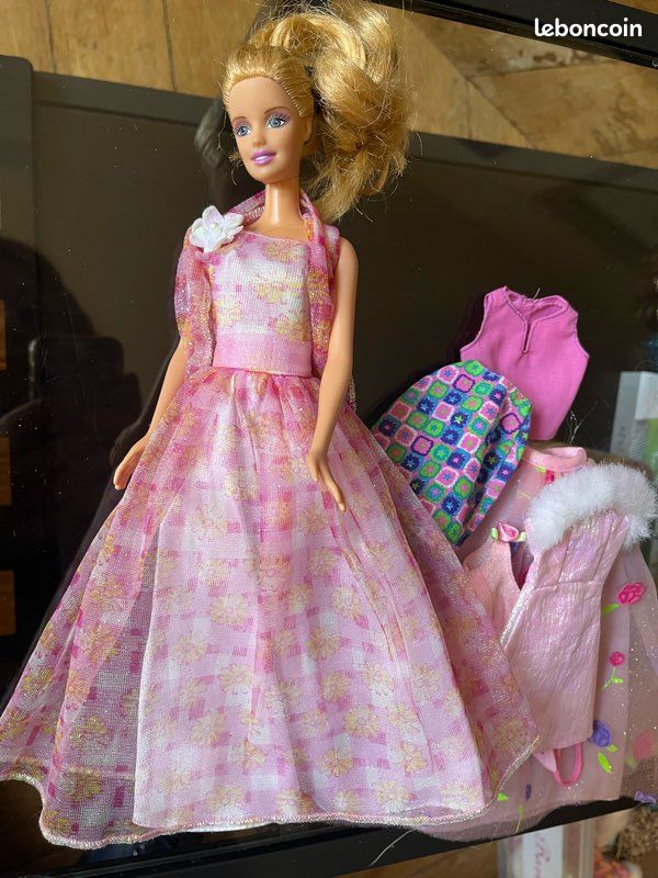 Robe Barbie Mattel N°965 Avec Décor De Fleurs - Tenue De Poupée Vintage