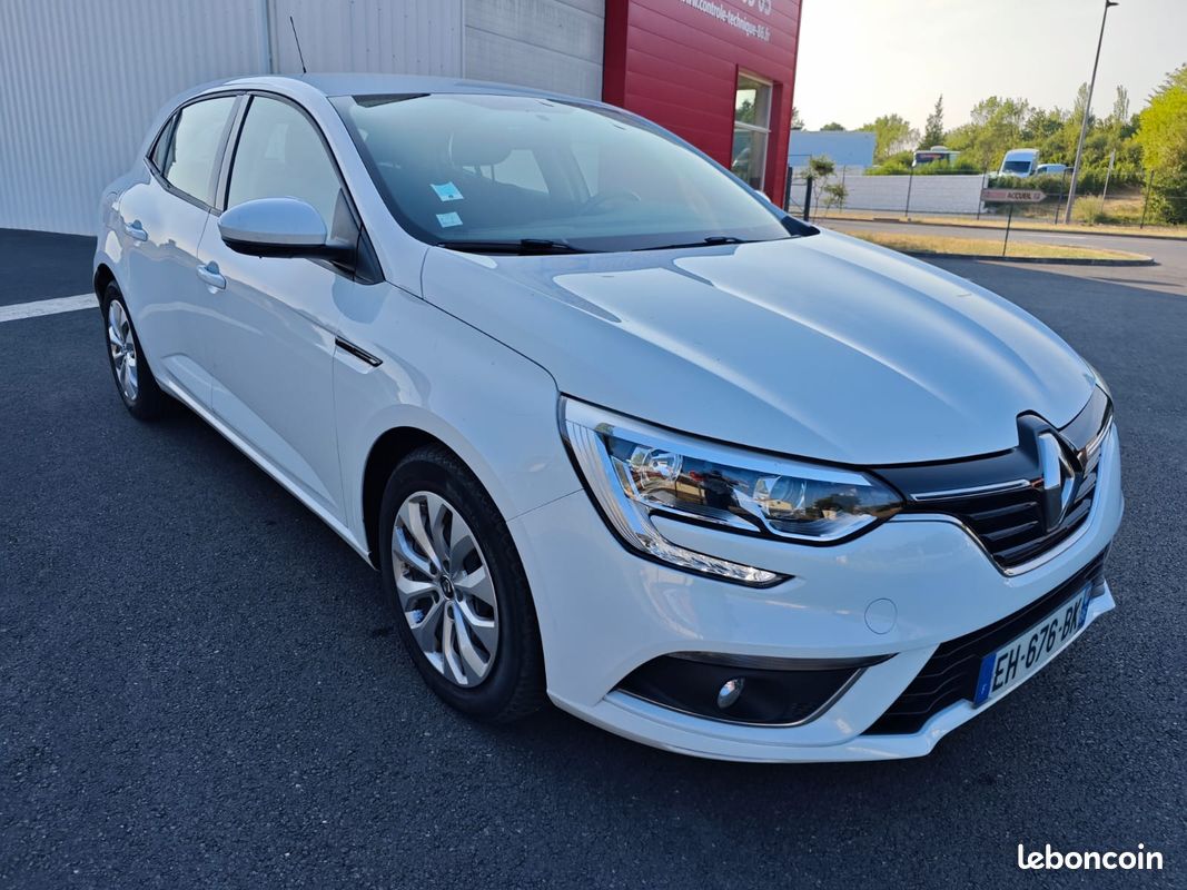 RENAULT Mégane IV ANNEE 2016 ESSENCE 189000KM 1.2 TCe 16V 100CV (image 1)