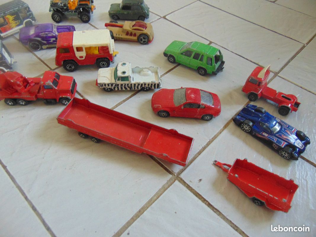 Lot de petite voiture n 2 (image 3)