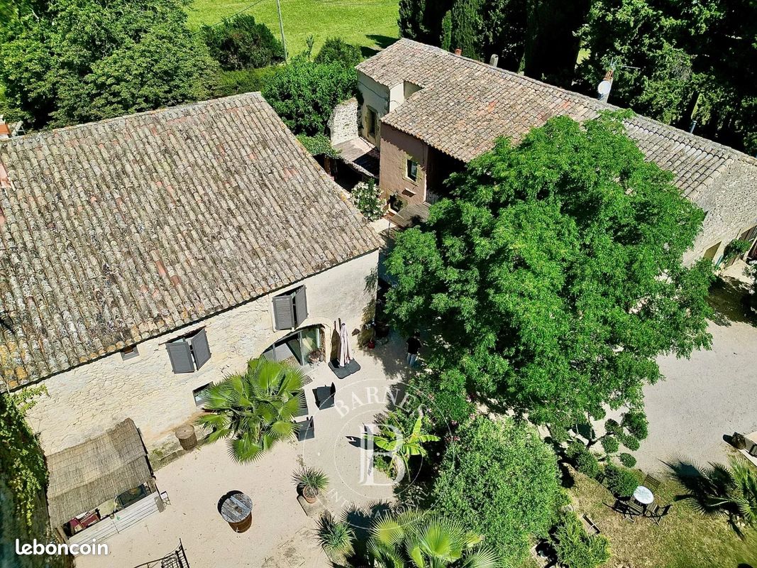 Maison 10 pièces 410 m² · à Uzès · 410 m² · 895 000 €
