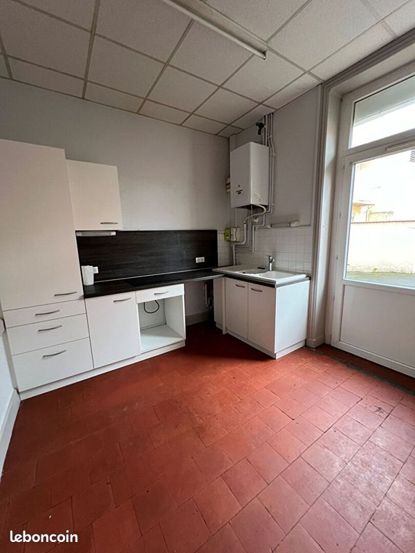 Appartement 5 pièces 115 m² · à Roanne · 115 m² · 745 €/mois