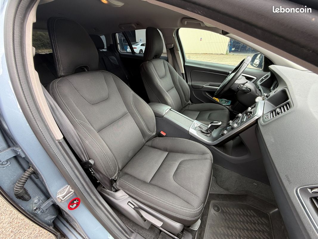 VOLVO V60 D4 190 ch StopStart Geartronic 8 Momentum (image 19)