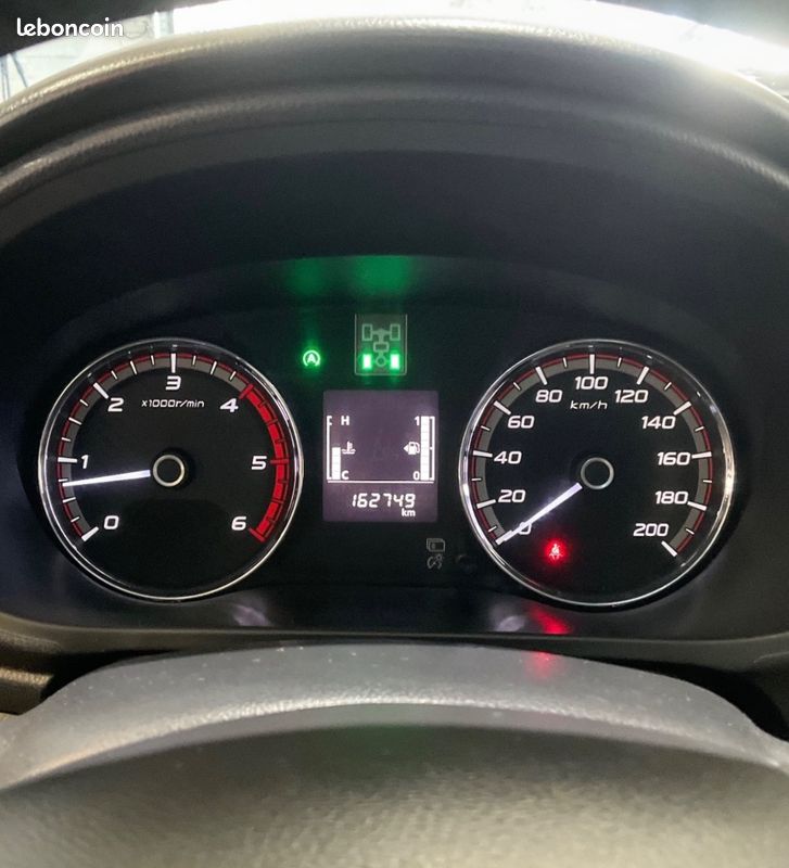 MITSUBISHI L200 Intense Connect Club Cab 4WD (image 11)