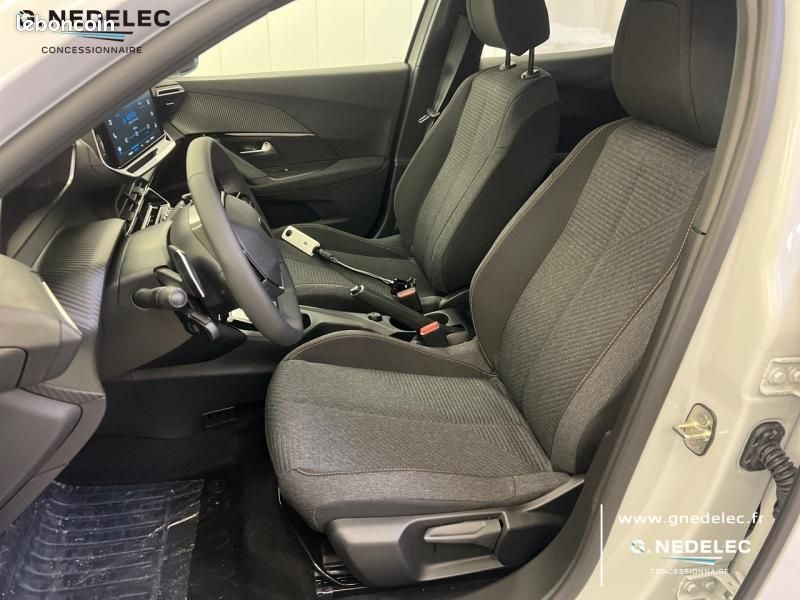 Peugeot 2008 1.2 Hybrid 110ch Style e-DCS6 (image 9)