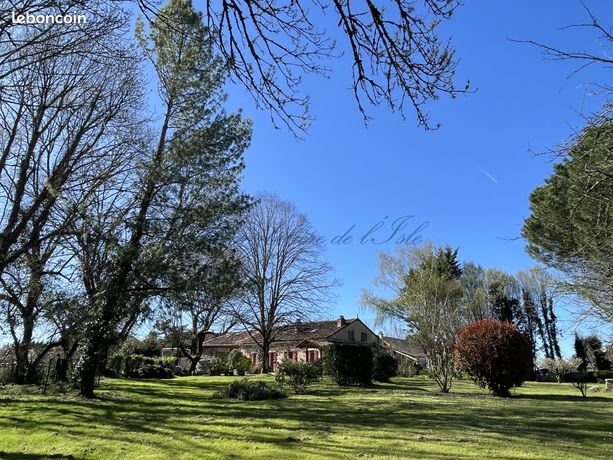 Propriété 10 pièces 237 m²