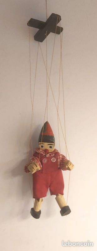 Bois et sculptures, marionnettes Nous faisons revivre l'histoire Bois et sculptures, marionnettes Nous faisons revivre l'histoire