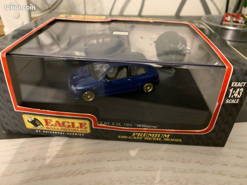 UNIVERSAL HOBBIES RENAULT SPORT CLIO TROPHY VERSION PRESENTATION BOITE 1/43 E9
