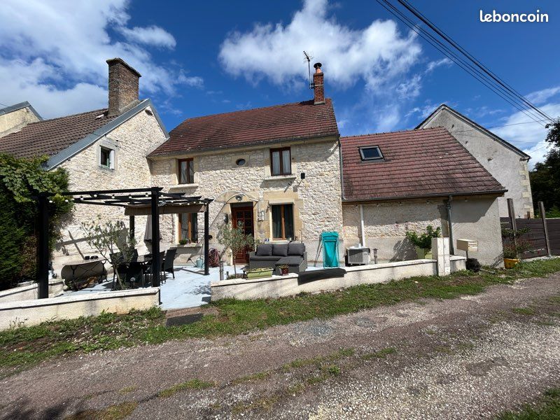 Maison 3 pièces 200 m² · à Alligny-Cosne · 200 m² · 251 000 €