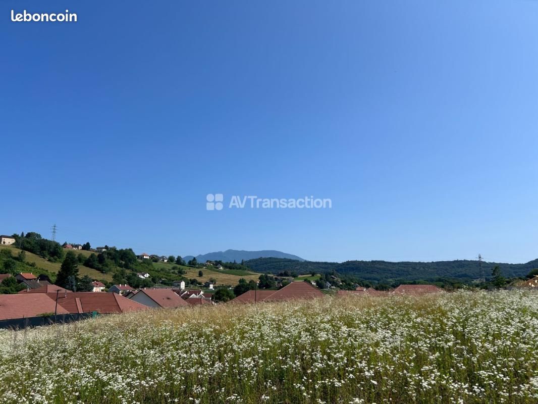 Terrain 678 m² Belley · 89 000 €