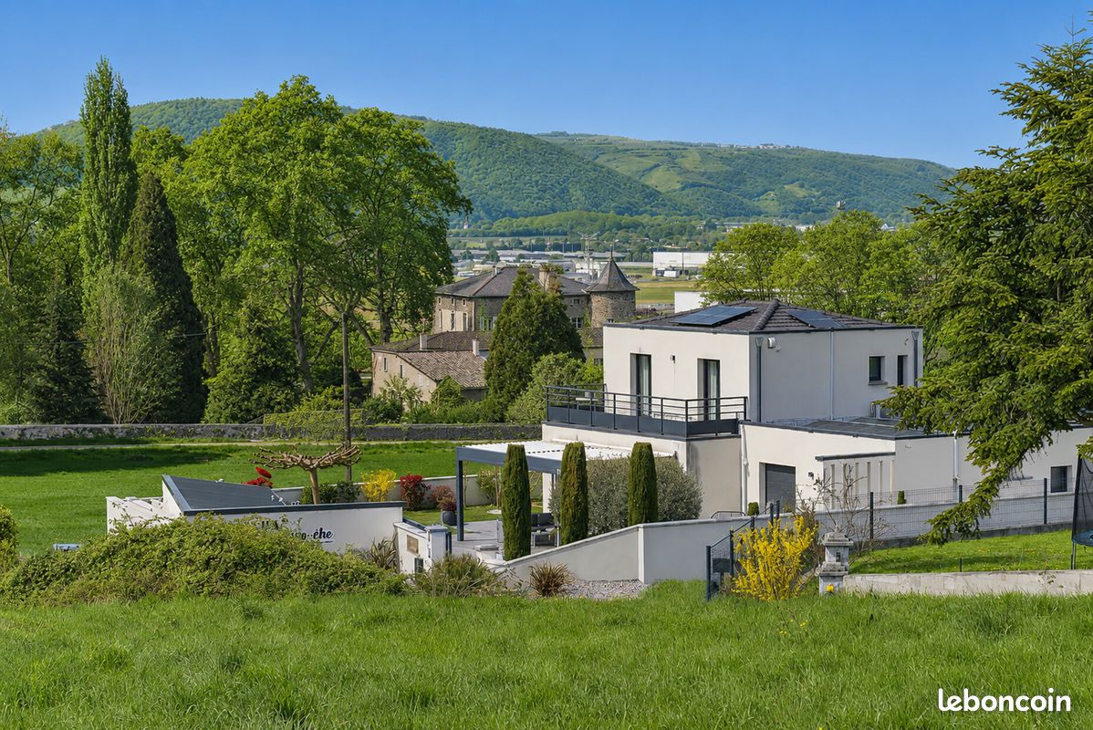 Maison 6 pièces 168 m² · à Beausemblant · 168 m² · 639 000 €