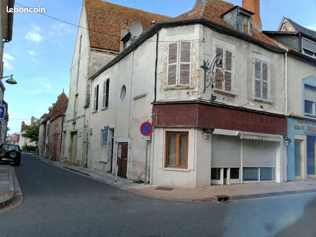 Immeuble 5 pièces 130 m² · à Cosne-Cours-sur-Loire · 130 m² · 50 000 €
