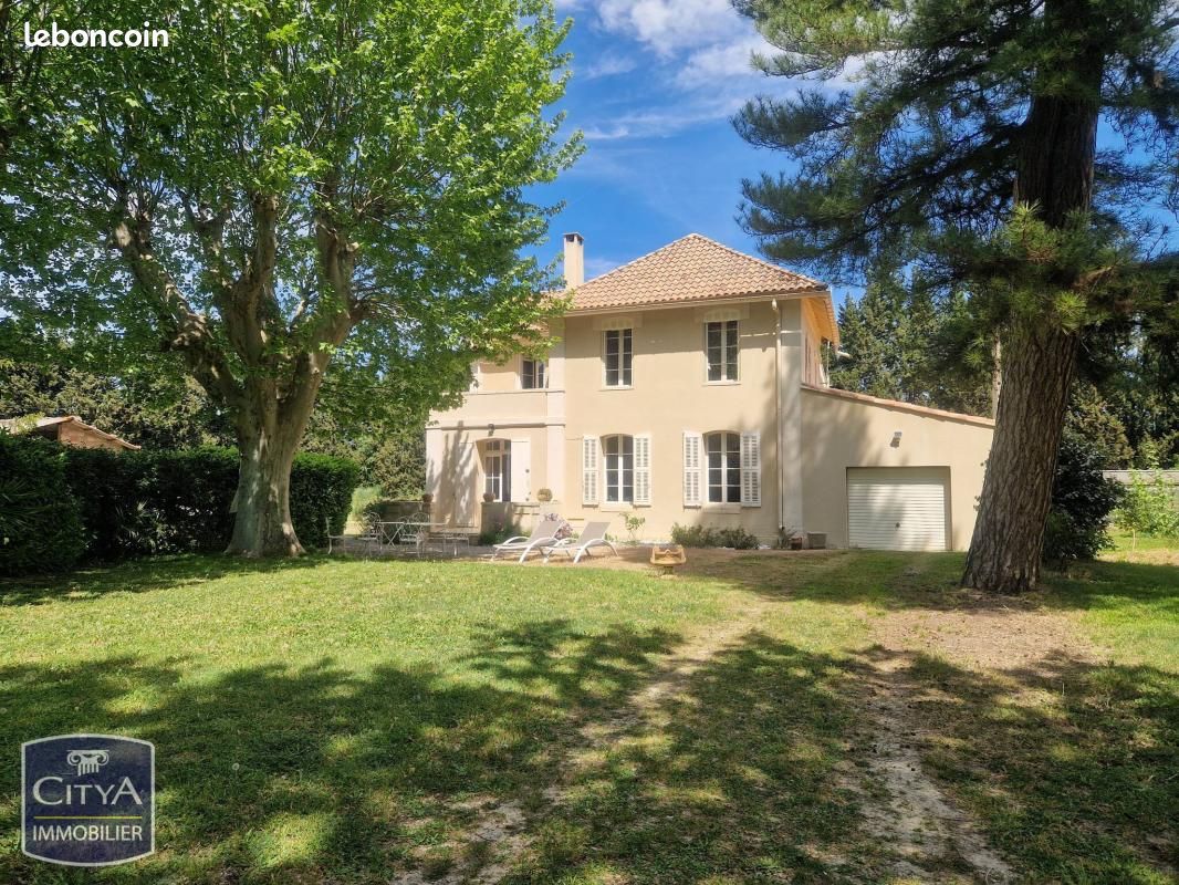 Maison 6 pièces 160 m² · à Sorgues · 160 m² · 450 000 €