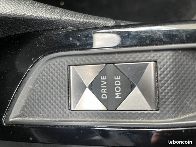 Ds DS 3 CROSSBACK PURETECH 130CH RIVOLI AUTOMATIQUE (FOCAL DRIVE ASSIST) (image 22)