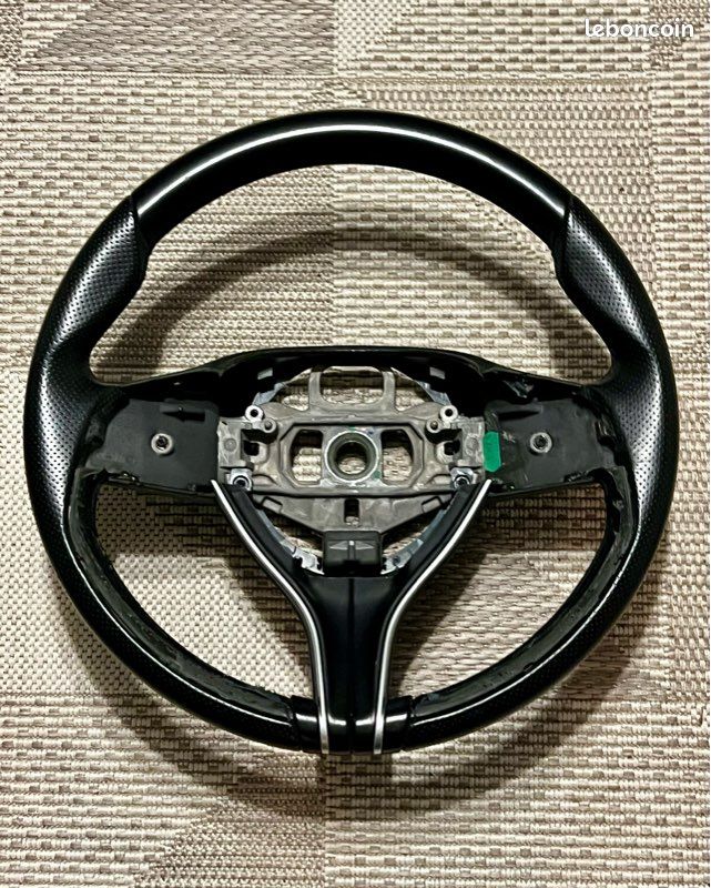 Volant d’origine Maserati Ghibli (image 1)