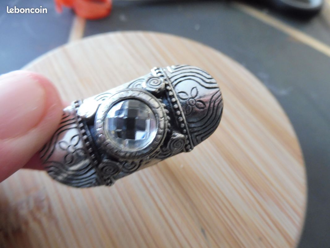 Bague original longue avec pierre transparente argenté neuve et réglable (image 1)