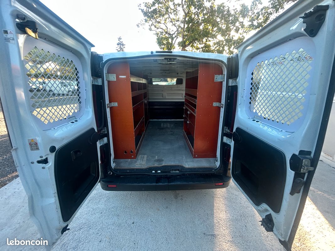 12070 HT – TRAFIC 2 places L1H1 1.6 DCi 125 GRAND CONFORT (image 13)