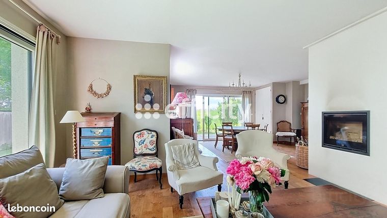 Maison 8 pièces 196 m²
