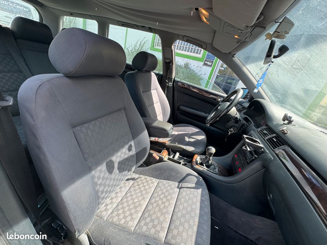 Audi a6 avant 1.8l t 180 ch bvm6 5 places 5 portes climatisation auto / bi-zone / radars arriere / jantes / 4 vitres electriques (image 5)