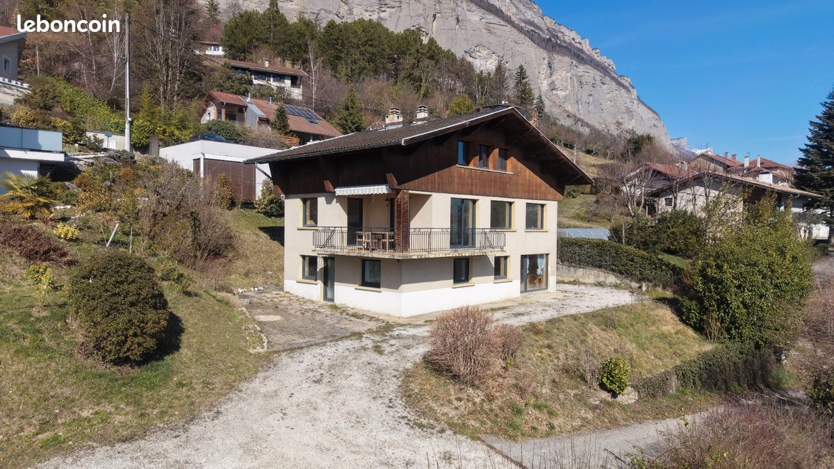 Maison 7 pièces 180 m² · à Corenc · 180 m² · 580 000 €