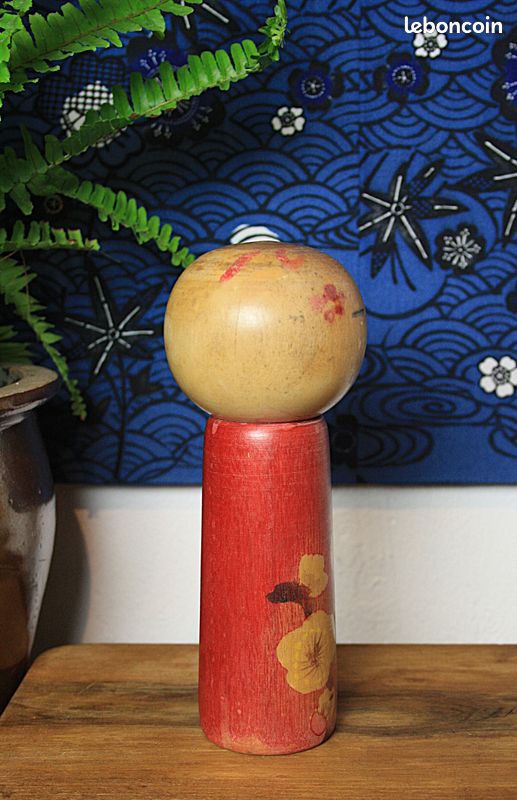 Poupée kokeshi vintage artisanale japonaise fabriquée au japon Poupée kokeshi vintage artisanale japonaise fabriquée au japon