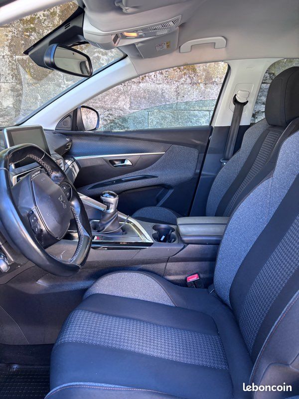 Peugeot 5008 PureTech 130 S&S BVM6 Active - 7 places (image 8)