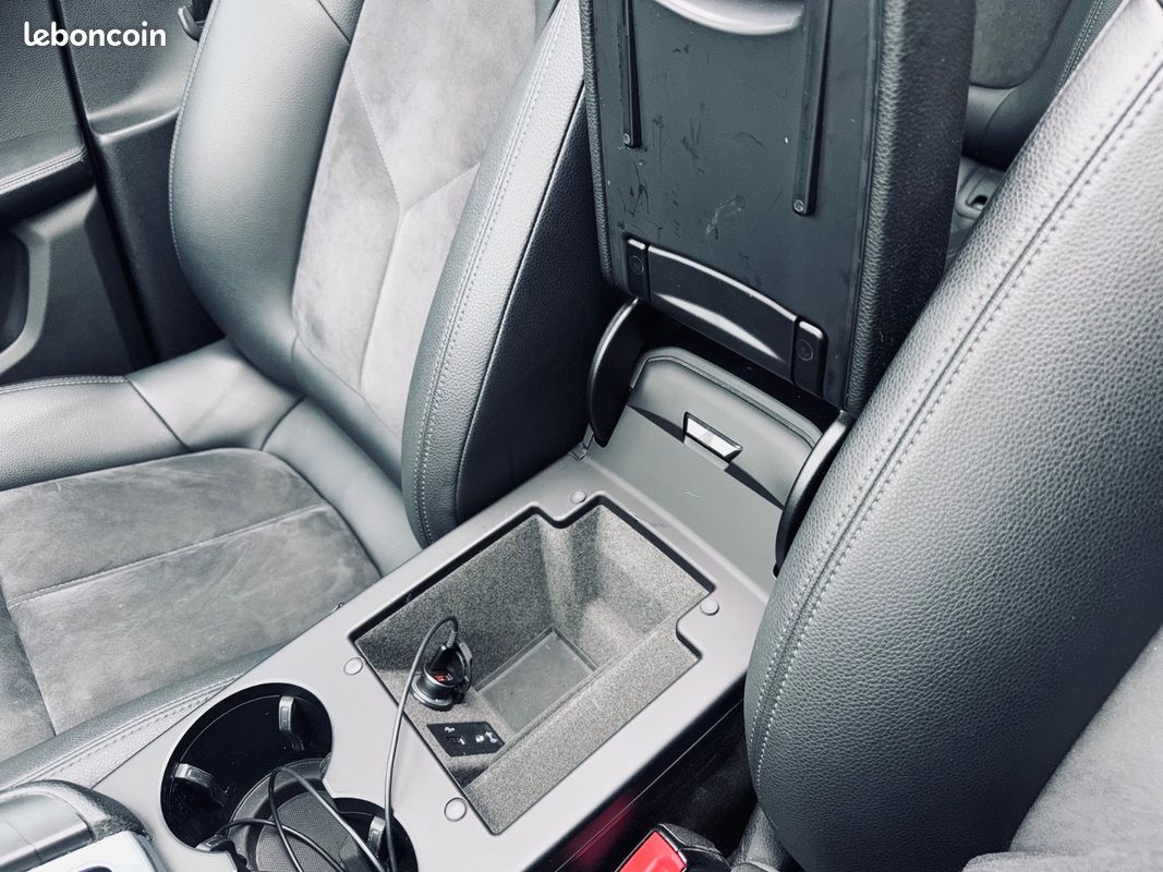 Porsche Macan 2.0L 252CH PDK + TOIT OUVRANT + SUIVI PORSCHE + SIEGES CHAUFFANTS/ELEC + CAMERA DE RECUL + GARANTIE 12 MOIS (image 35)