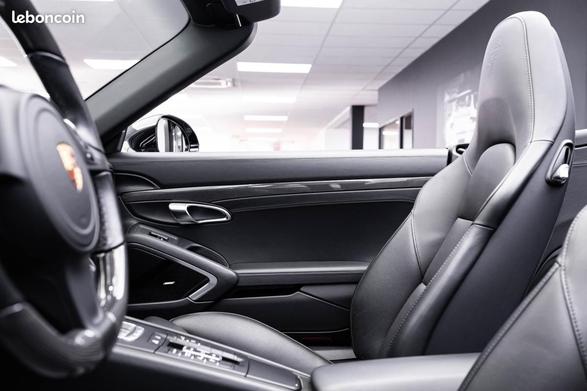 Porsche 911 TURBO CABRIOLET 3.8i S 560 PDK A (image 28)