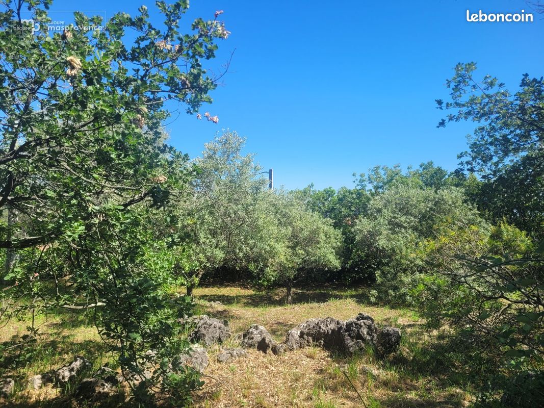 Terrain à bâtir de 640 m² à LA GAUDE (06) · 309 000 €