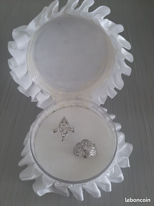 Boîte porte-alliances / écrin à bagues blanc (image 2)